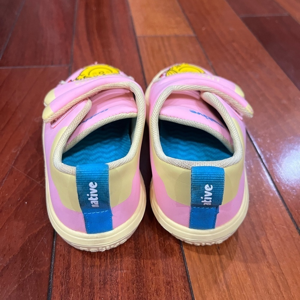 Native Little Miss Sunshine Pink Sneakers-Size 9 in pink - Picture 3 of 10